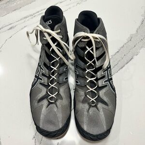 ASICS wrestling shoes - men’s 14
J400Y